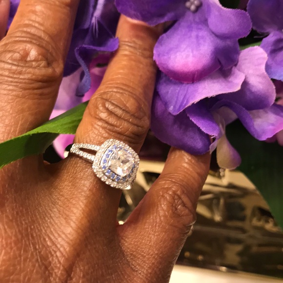 Sterling Silver White & Blue Cubic Zirconia Ring - Picture 5 of 6